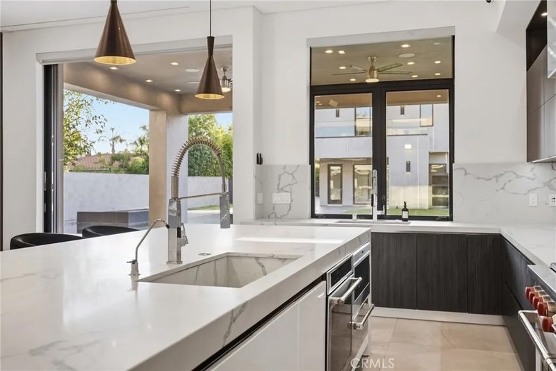5239 Avenida Hacienda