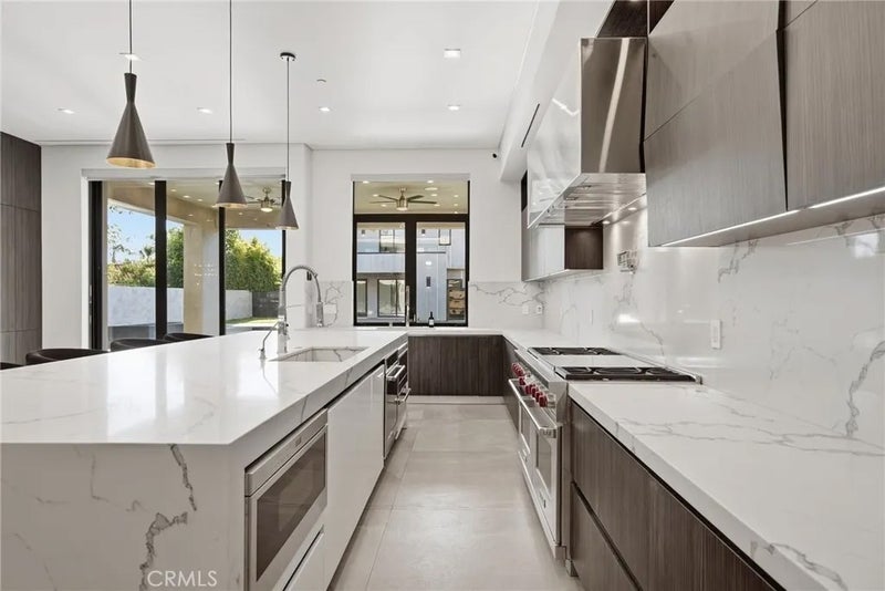 5239 Avenida Hacienda