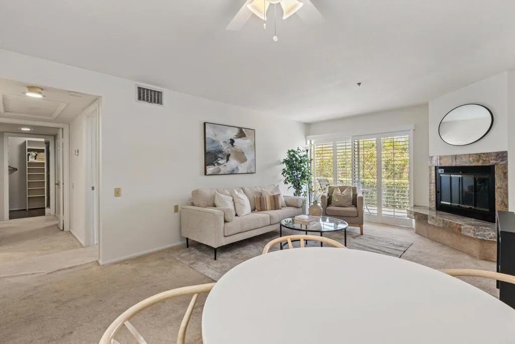 1664 Circa Del Lago E105