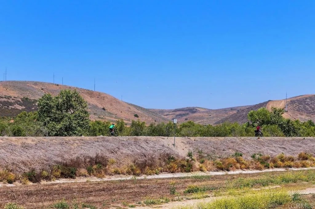 741 Kingbird Loop