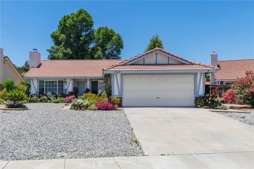 Photo of 767 Traci ST, Hemet, CA 92543 (MLS # SW26140599)