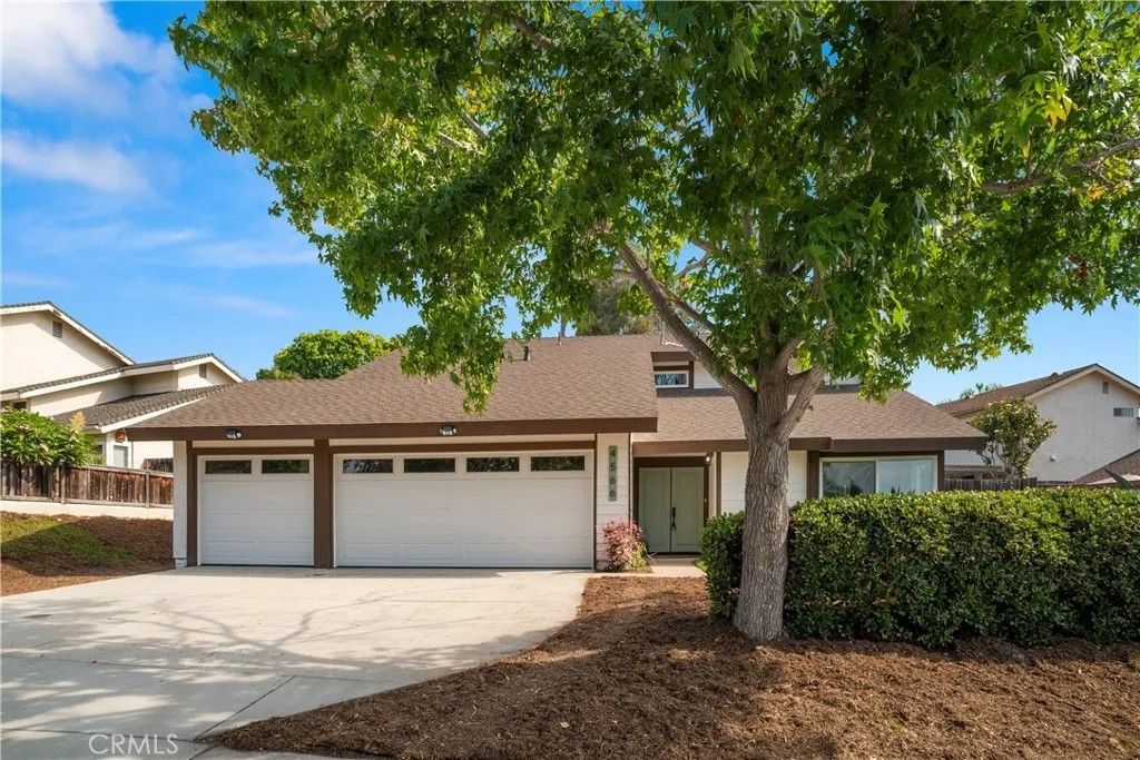 Photo of 4566 Hancock Circle, Oceanside, CA 92056 (MLS # OC25251897)