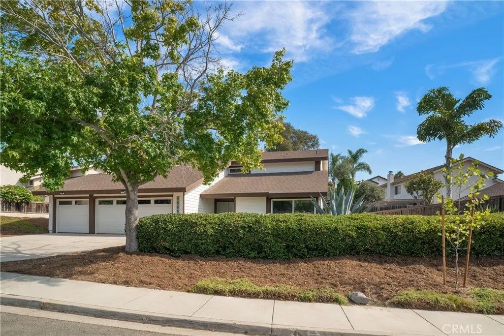 Photo of 4566 Hancock Circle, Oceanside, CA 92056 (MLS # OC25251897)