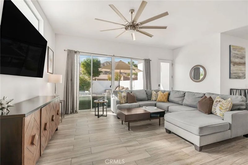 53920 Avenida Martinez