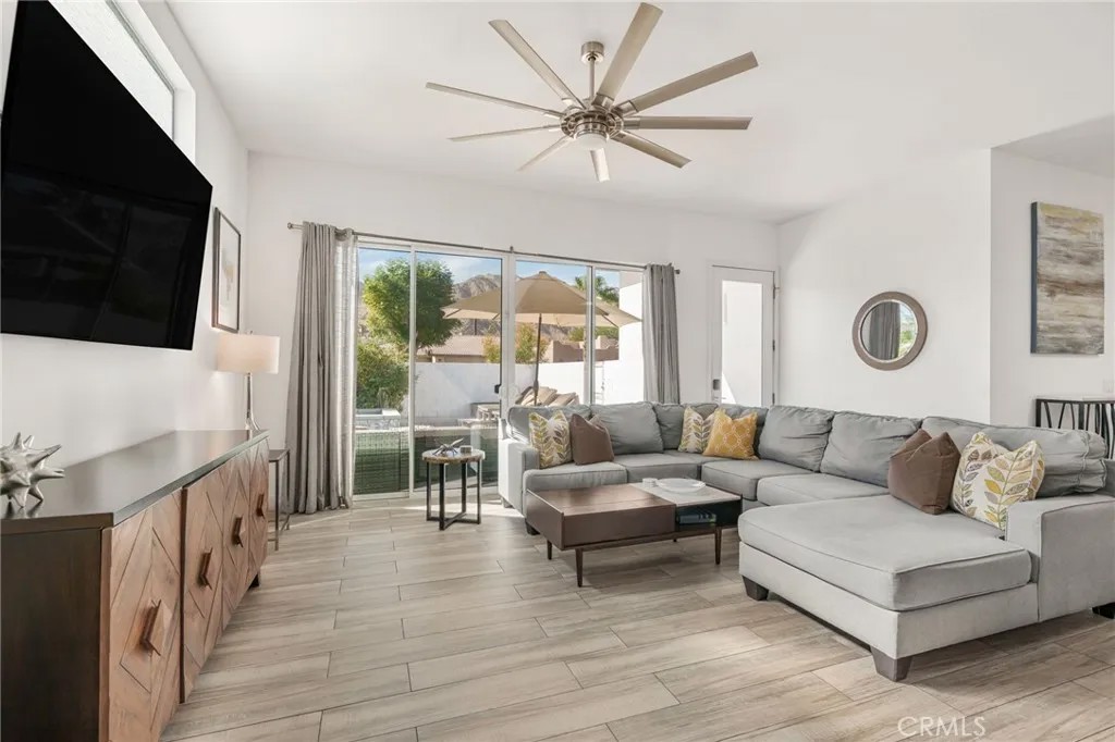 53920 Avenida Martinez