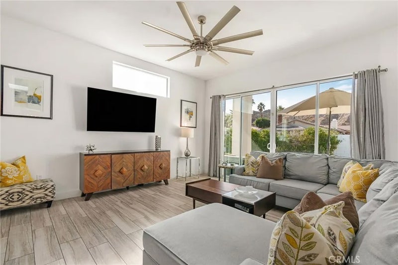 53920 Avenida Martinez