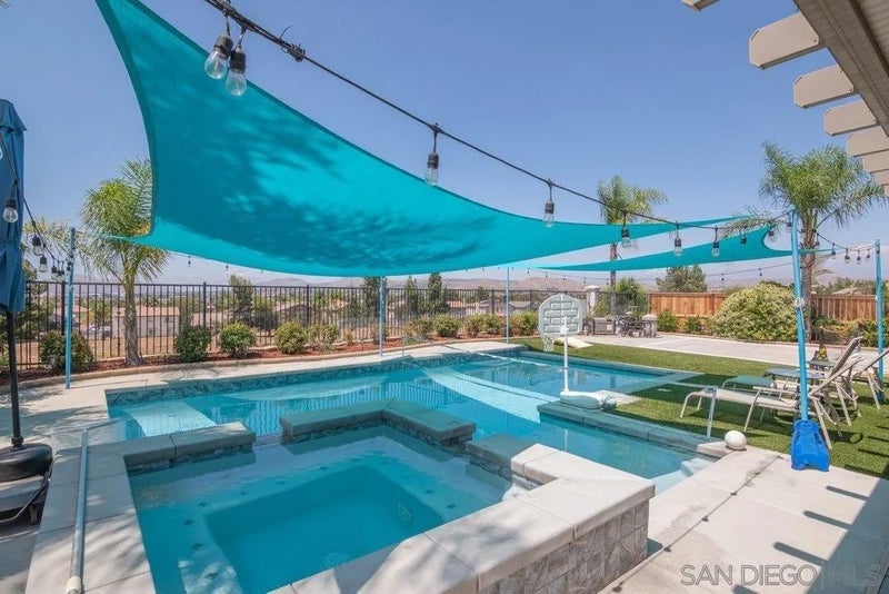 15325 E La Casa Dr