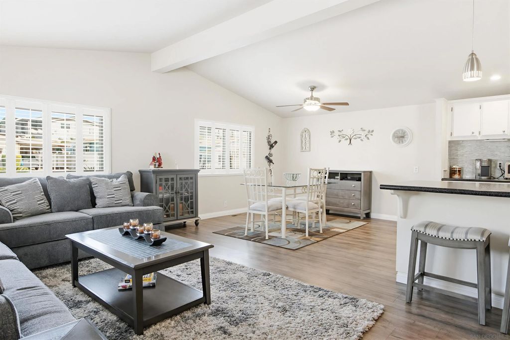 Photo of 1723 Kiwi Gln, Escondido, CA 92026 (MLS # 2600383)