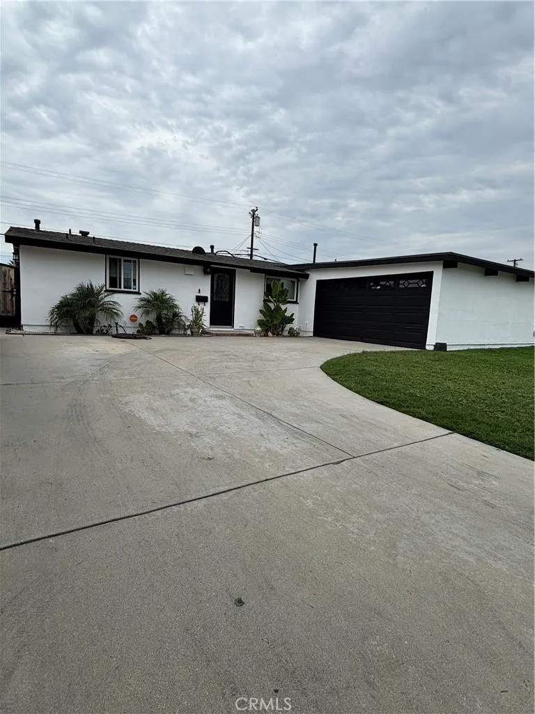 1221 N Aldenville