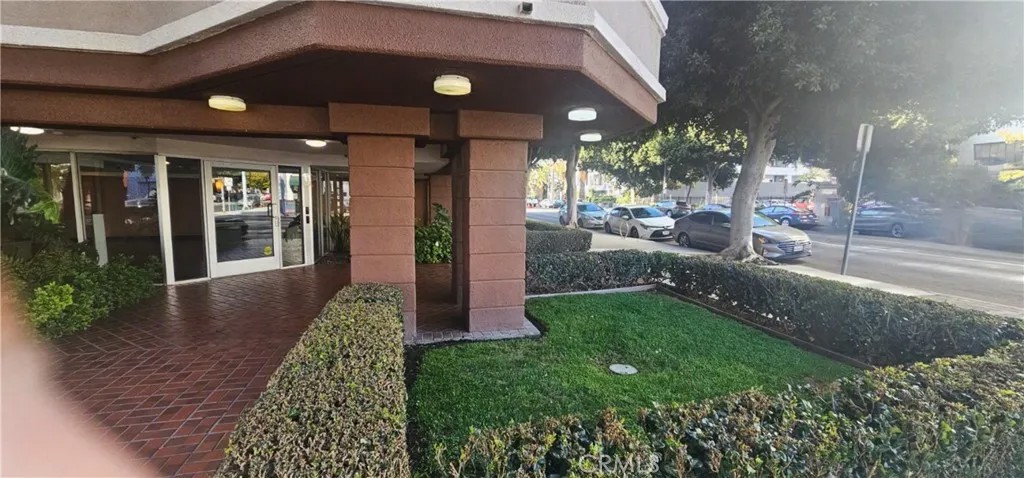 801 Pine Avenue 205