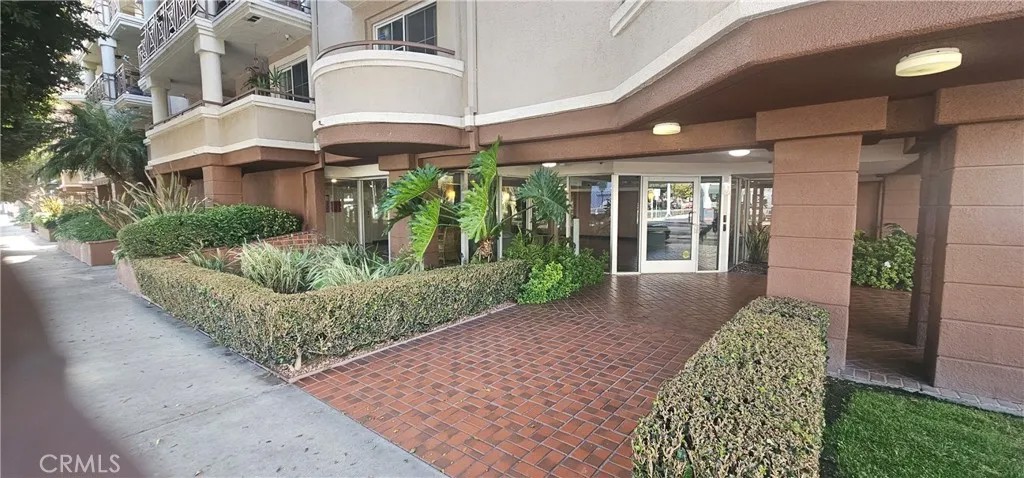 801 Pine Avenue 205