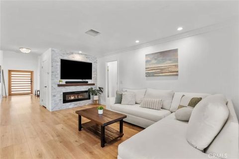 Tiny photo for 23367 Friar St, Woodland Hills, CA 23367 (MLS # SR25224703)