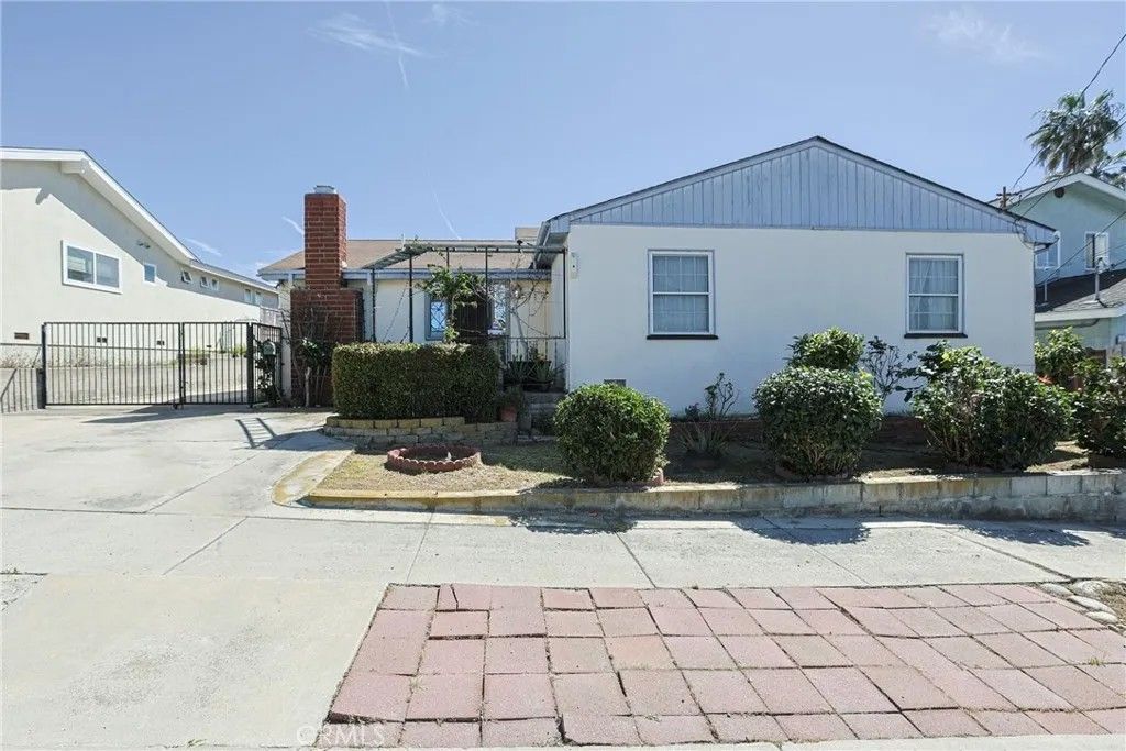 Photo of 4627 Huron Avenue, San Diego, CA 92117 (MLS # PW26042176)