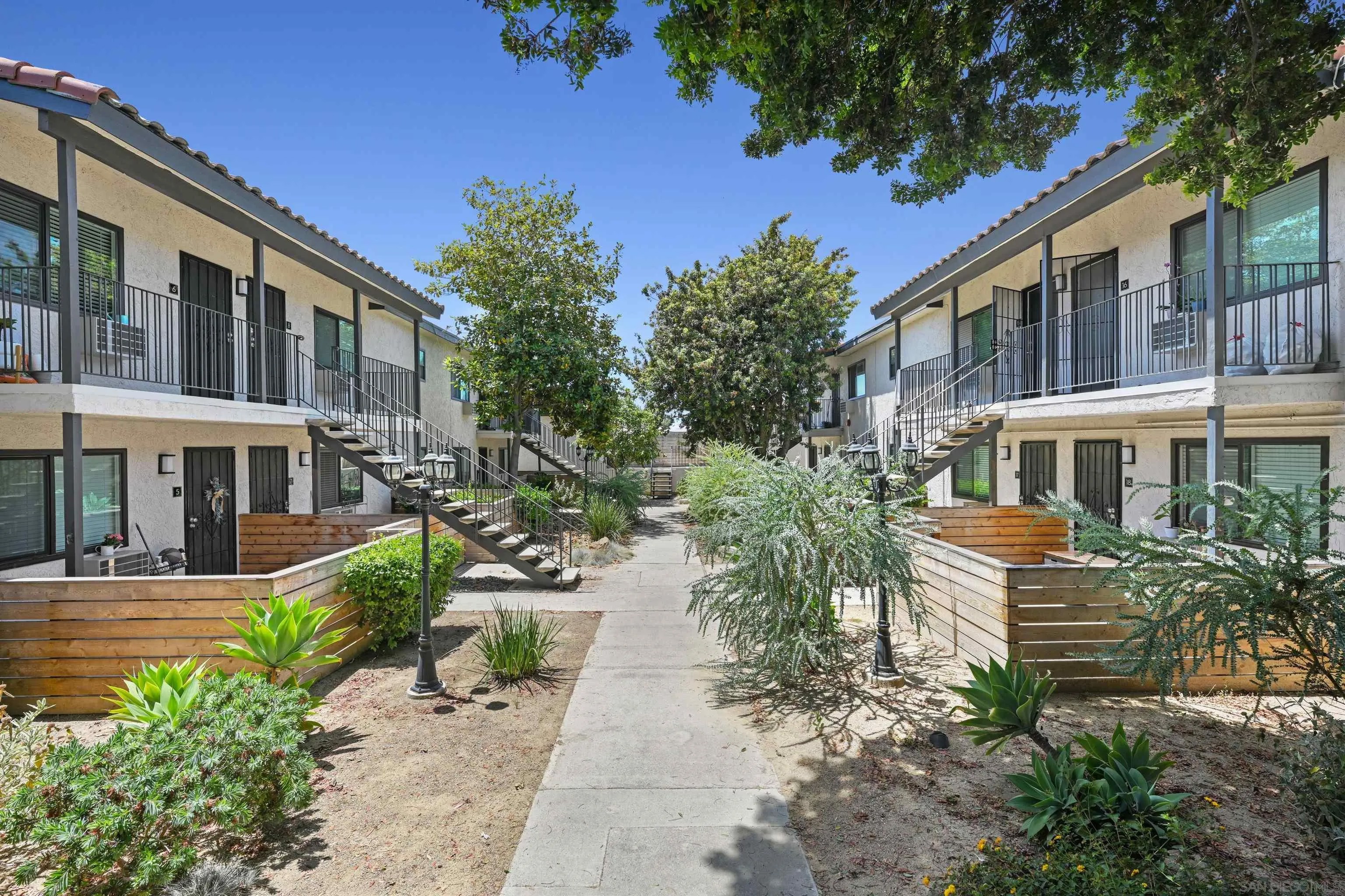 628 W California Ave