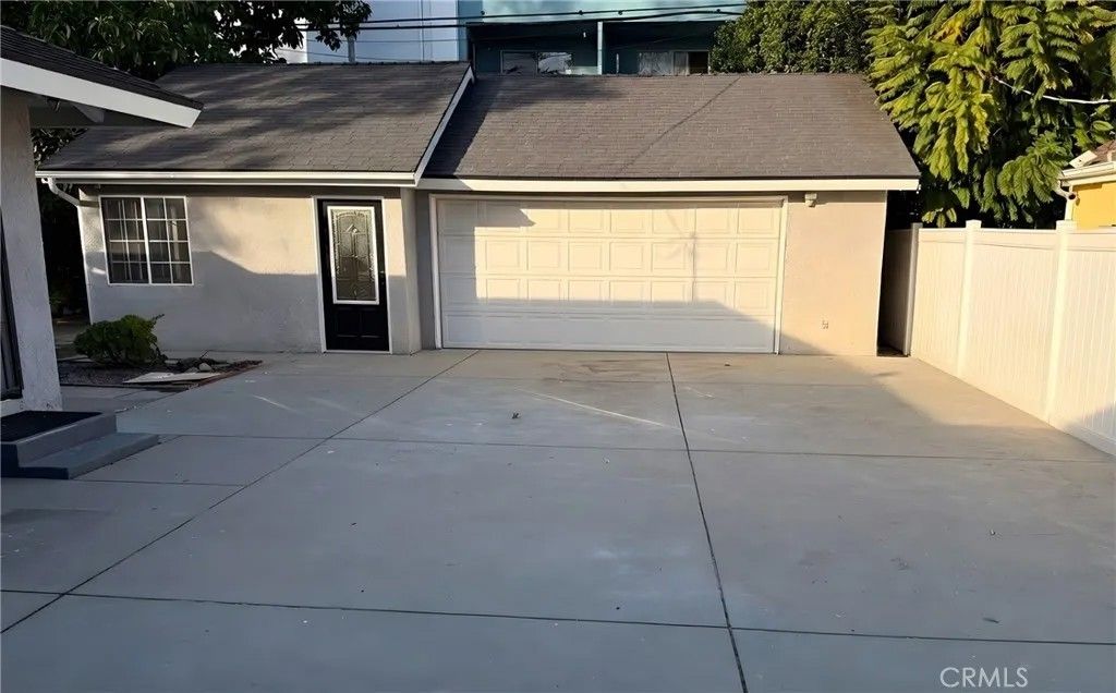 Photo of 11559 Blix Street, Valley Village, CA 91602 (MLS # DW26000017)