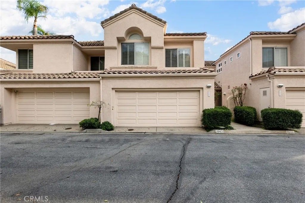 Photo of 1942 Caminito De La Estrella, Glendale, CA 91208 (MLS # GD26000840)