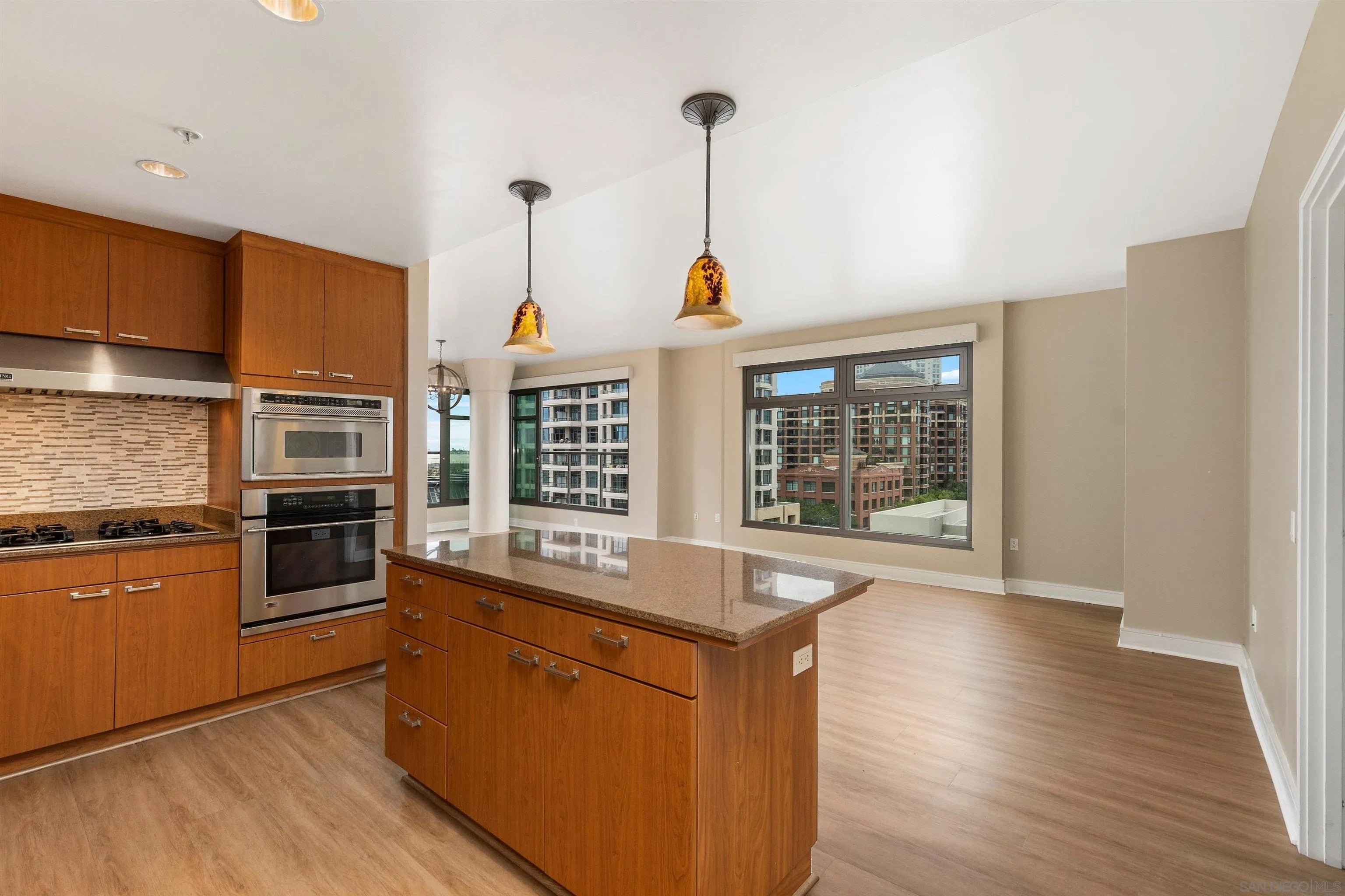 645 Front St 712