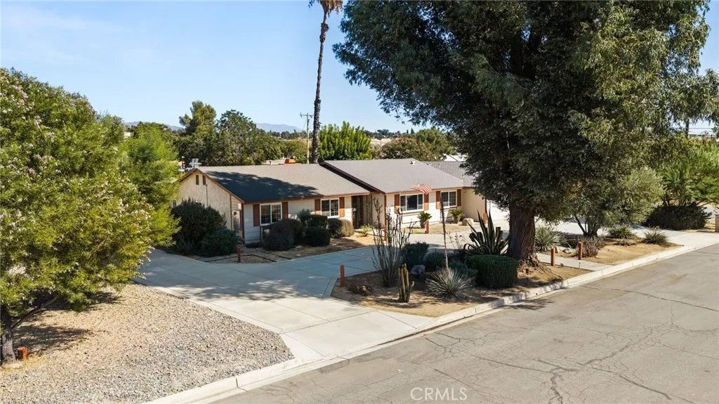 12283 Thomas Lane