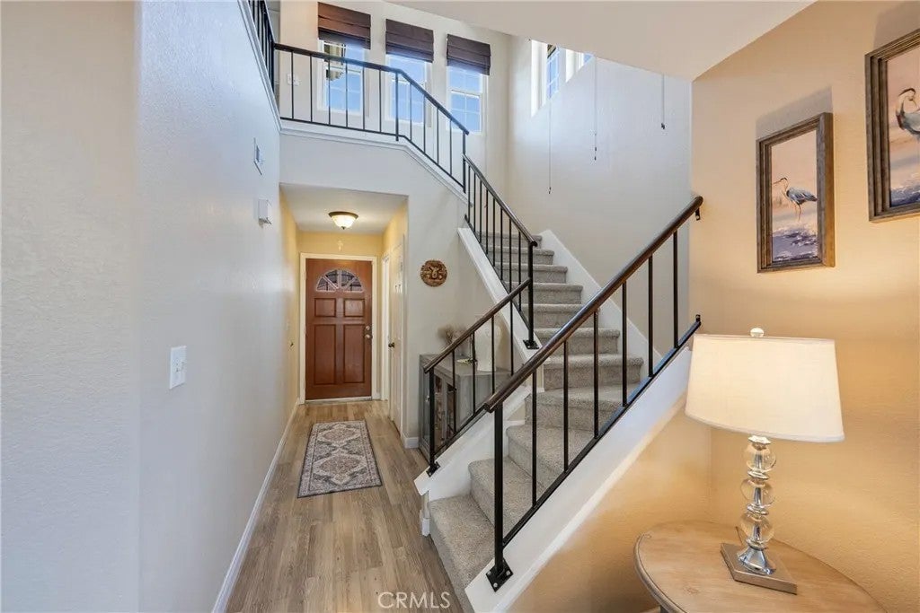 1893 Angeles Glen