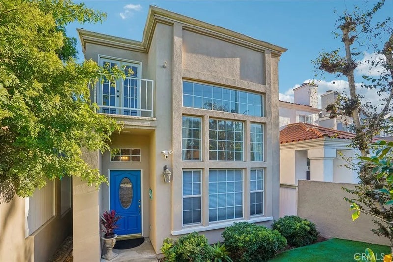 638 Rosecrans Avenue