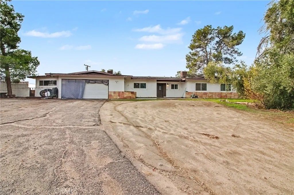 Photo of 14798 Keota Road, Apple Valley, CA 92307 (MLS # HD26001546)