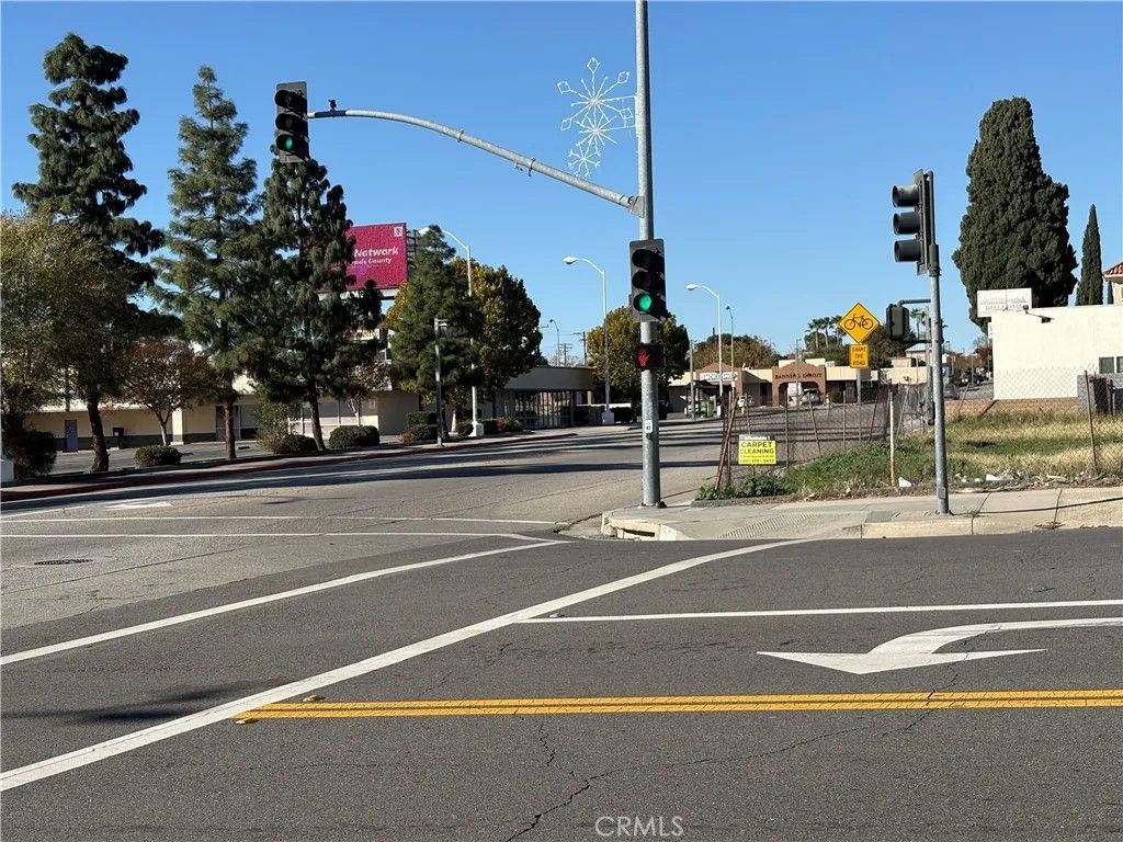 Photo of 437 W Ramsey St, Banning, CA 92220 (MLS # SW25267568)