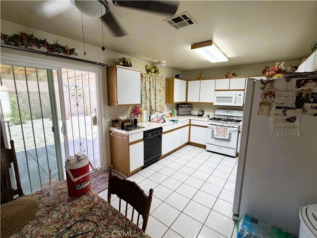 Photo of 37822 Antibes Court, Palmdale, CA 93552 (MLS # SR26102431)
