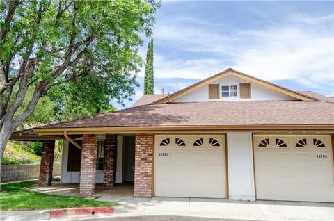Photo of 26701 Oak Branch Circle, Newhall, CA 91321 (MLS # SR25183237)