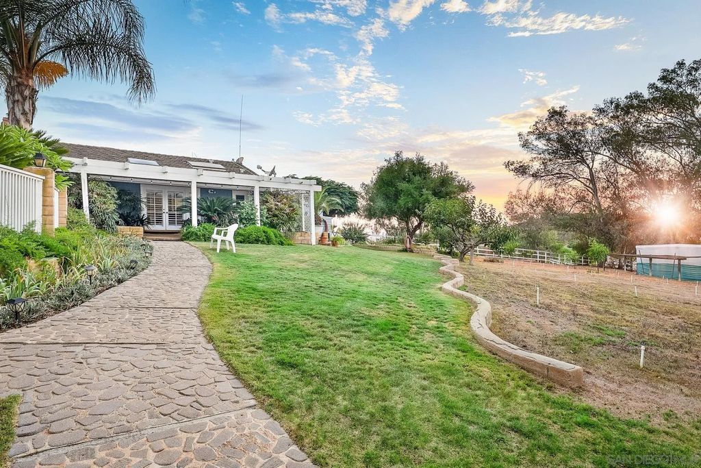 Photo of 13764 McNally Rd, Valley Center, CA 92082 (MLS # 2600326)