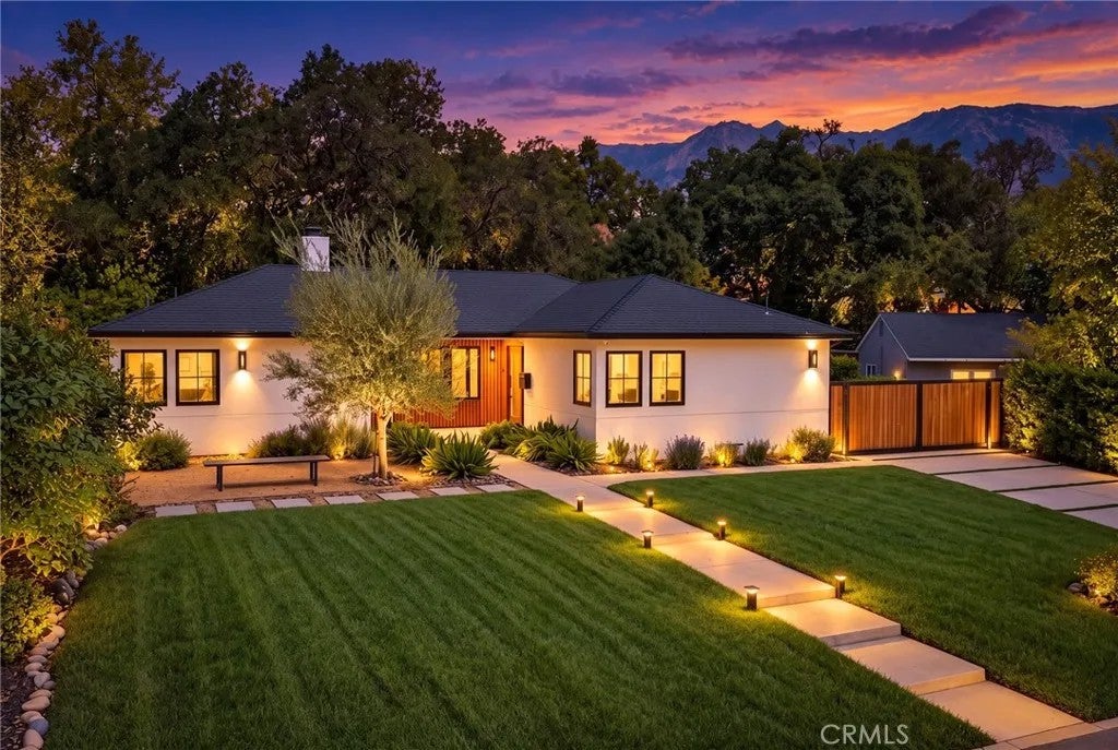 2147 E Woodlyn
