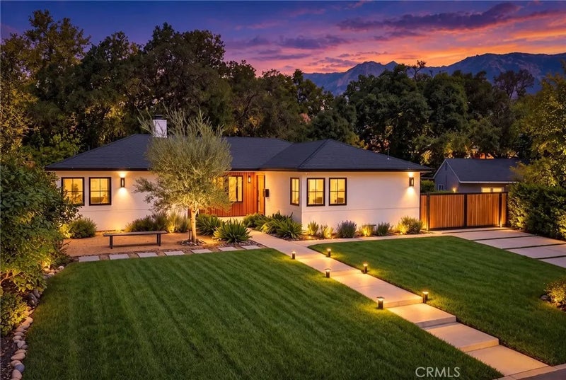 2147 E Woodlyn