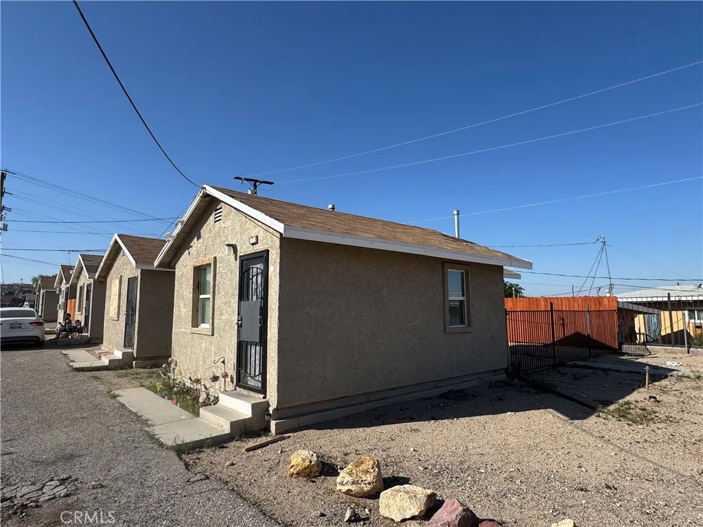 401 W Fredricks Street