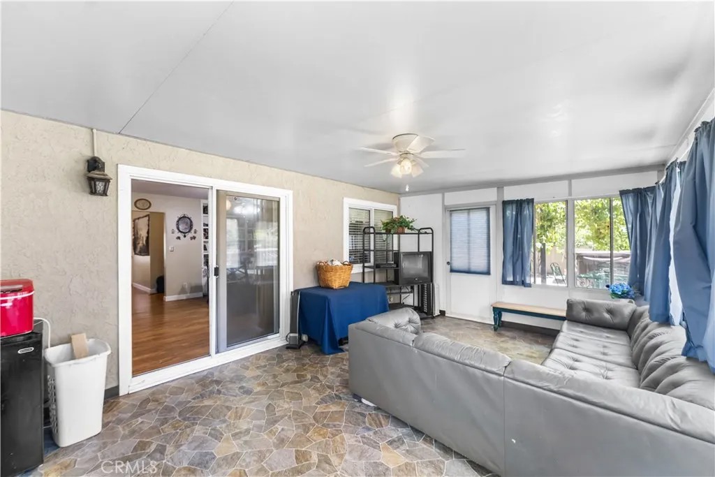 2038 E Avenue R12