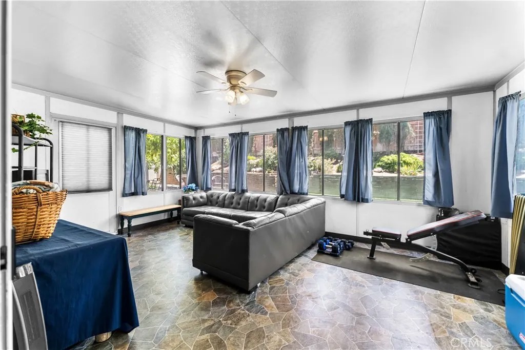 2038 E Avenue R12