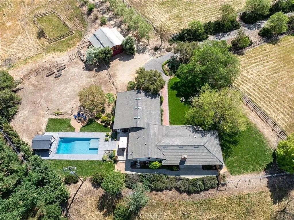 Photo of 4220 N River Rd, Paso Robles, CA 93446 (MLS # NS26077555)