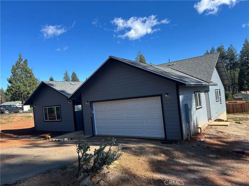 Photo of 14014 Creston Rd, Magalia, CA 95954 (MLS # PA26048323)