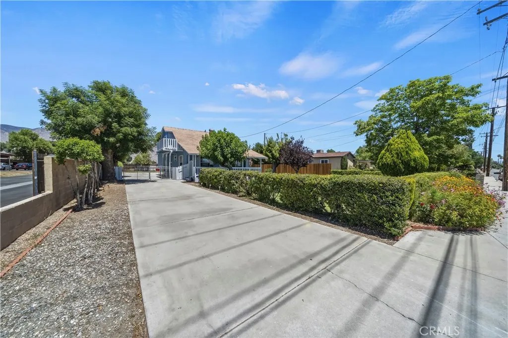 675 De Anza
