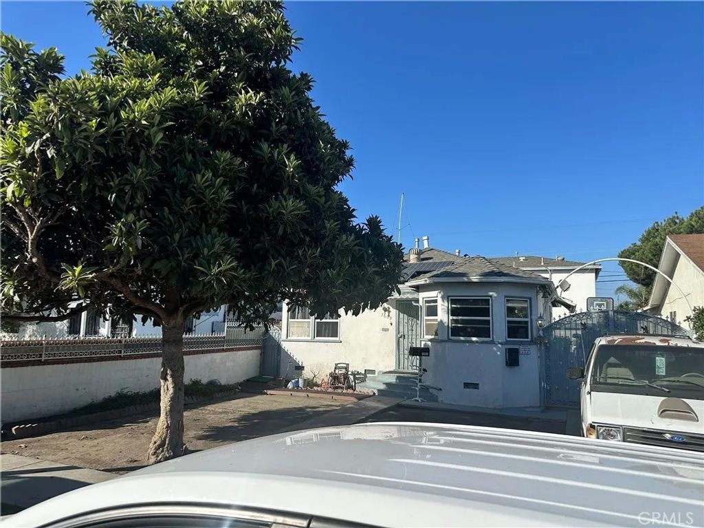 Photo of 5607 Smiley DR, Los Angeles, CA 90016 (MLS # SB26097682)