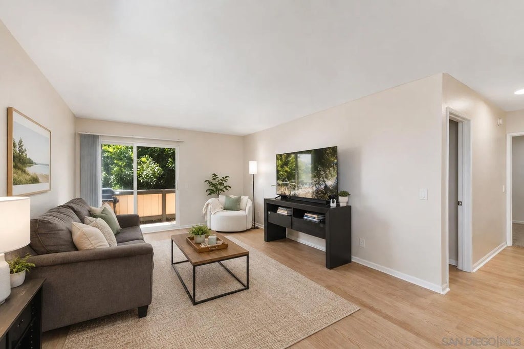Photo of 868 E Alvarado ST #28, Fallbrook, CA 92028 (MLS # 260021718)
