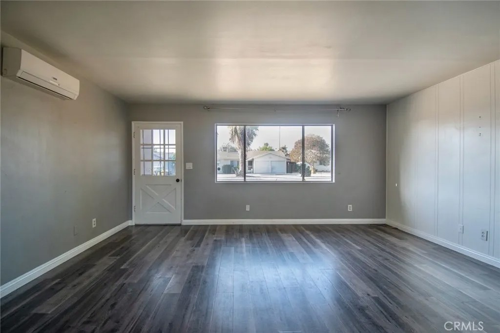 1101 Val Verde