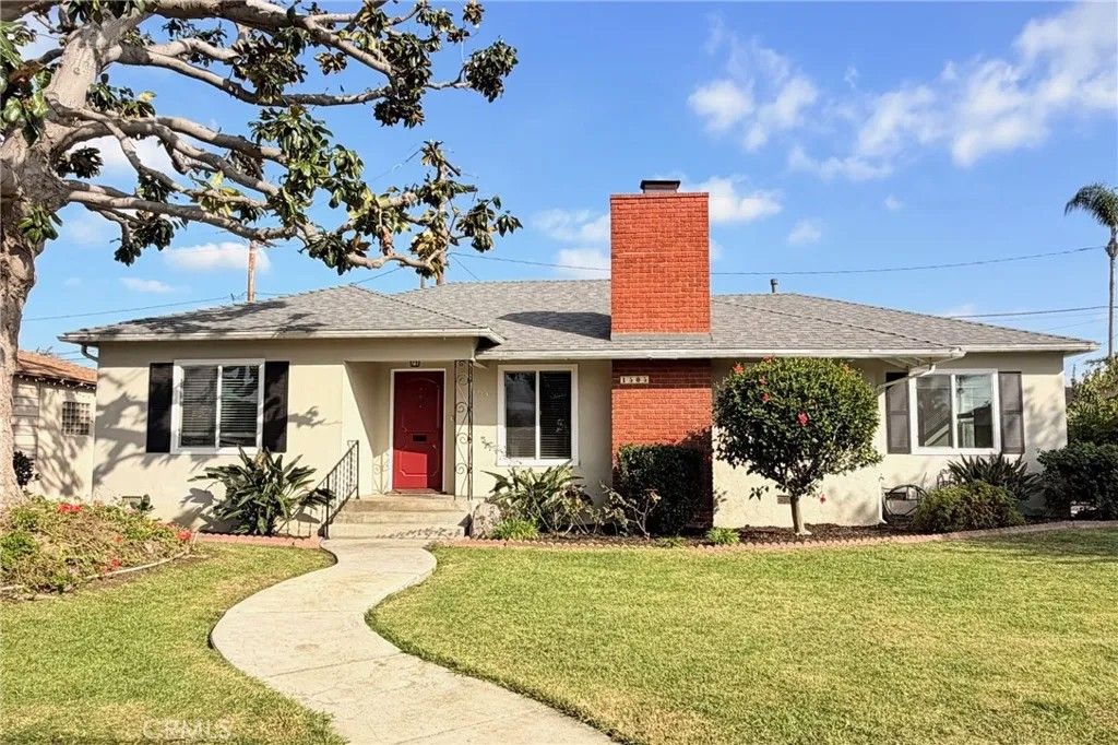 Photo of 1505 N Rosewood Avenue, Santa Ana, CA 92706 (MLS # TR26029167)