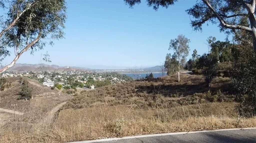 Photo of 0 Sunnyslope, Lake Elsinore, CA 92530 (MLS # SW25138550)
