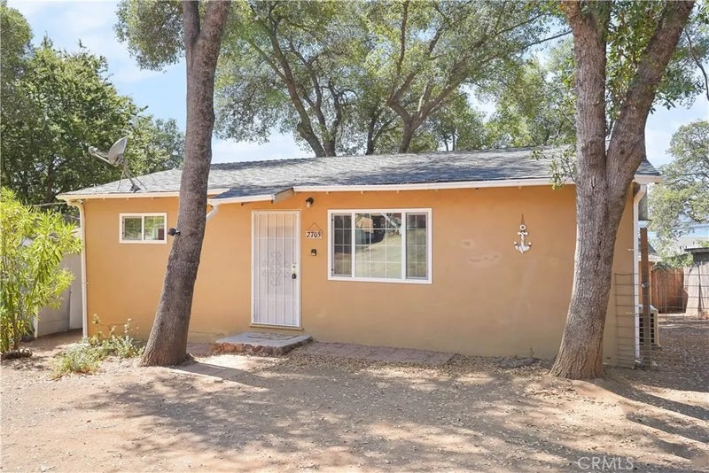 2705 Oakhurst