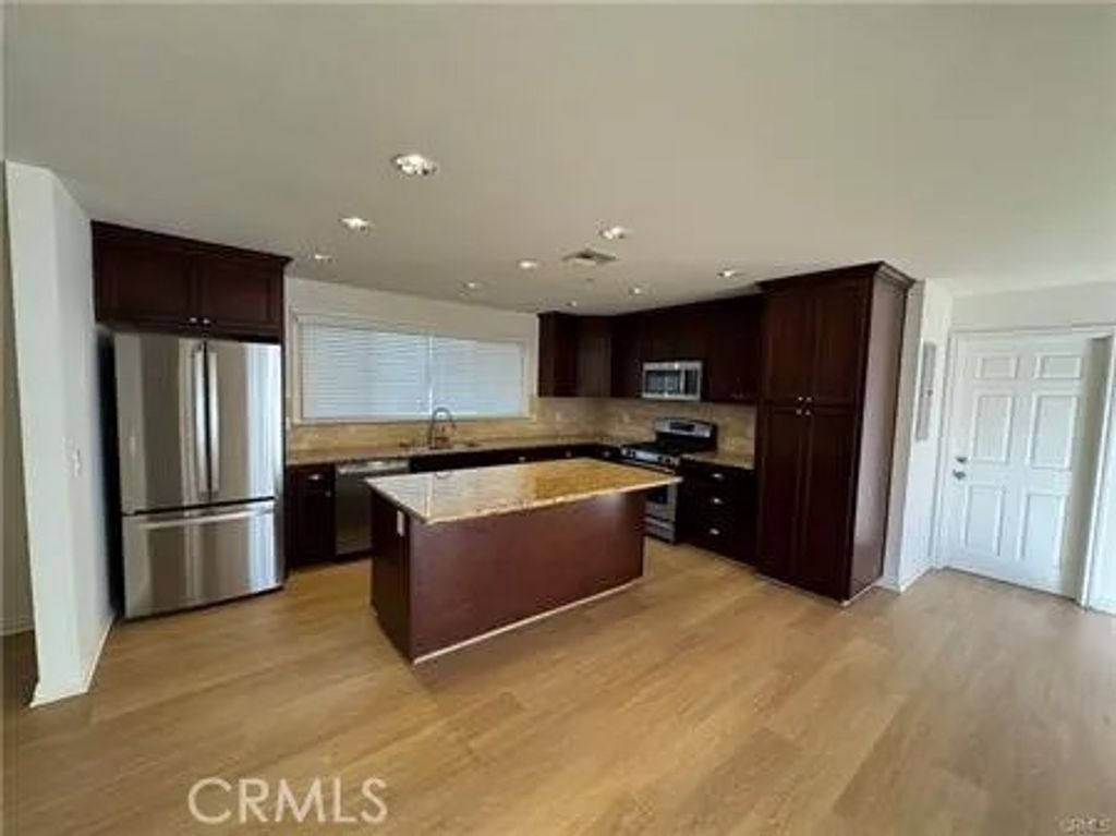 Photo of 1336 Calle Tulipan, Thousand Oaks, CA 91360 (MLS # BB26047211)