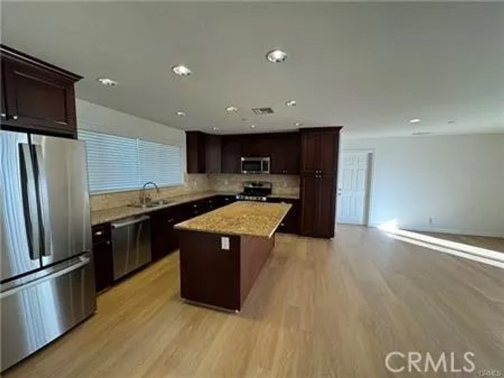 Photo of 1336 Calle Tulipan, Thousand Oaks, CA 91360 (MLS # BB26047211)