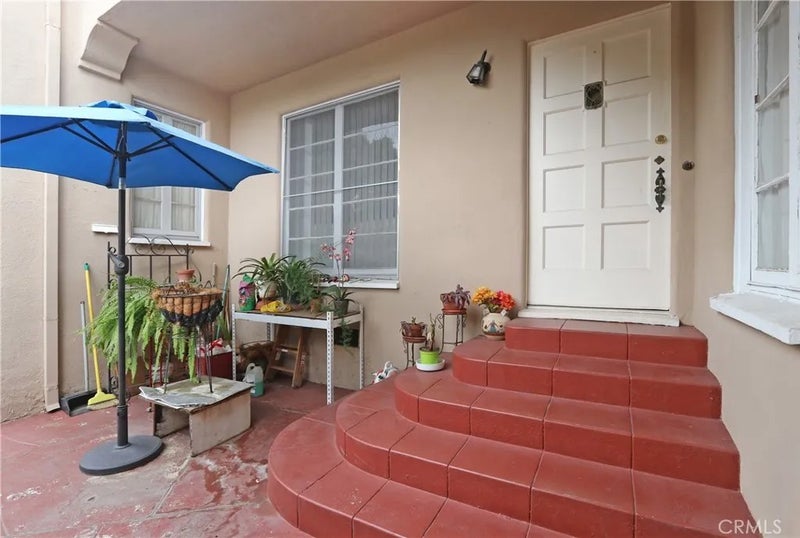 1222 S Cloverdale