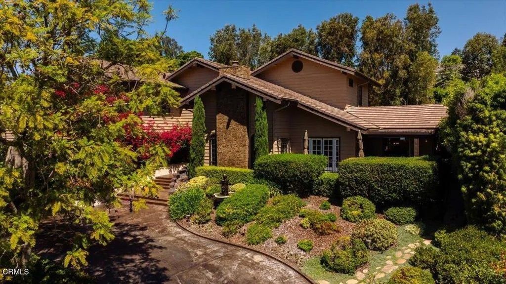 Photo of 317 El Tuaca Court, Camarillo, CA 93010 (MLS # V1-36147)