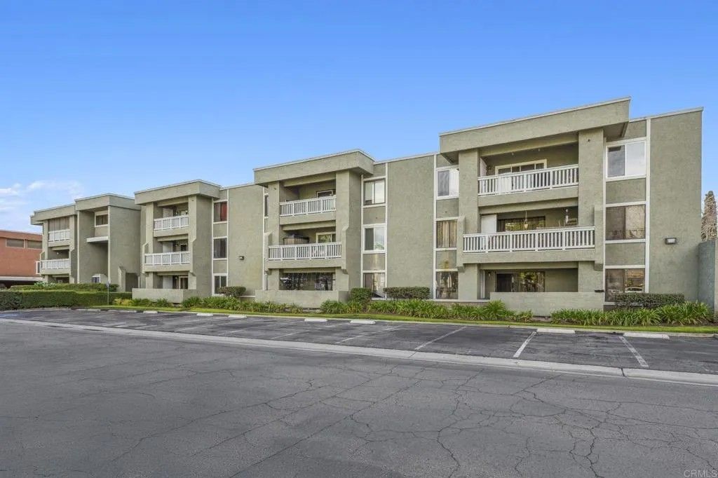 Photo of 1020 E Washington Avenue #88, Escondido, CA 92025 (MLS # NDP2502311)