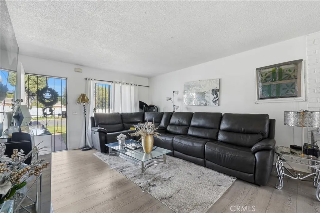 645 W Winchester