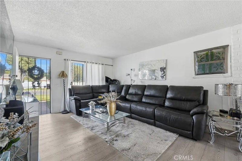 645 W Winchester